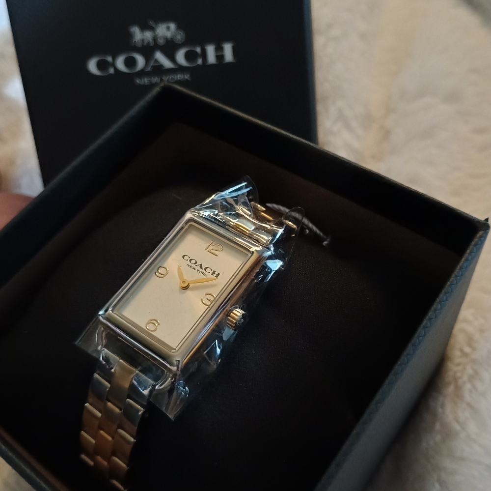 Coach Liz Watch Women's brand new!!